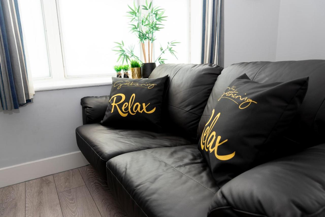Wrexham Central Stay - Apartment Six Bagian luar foto