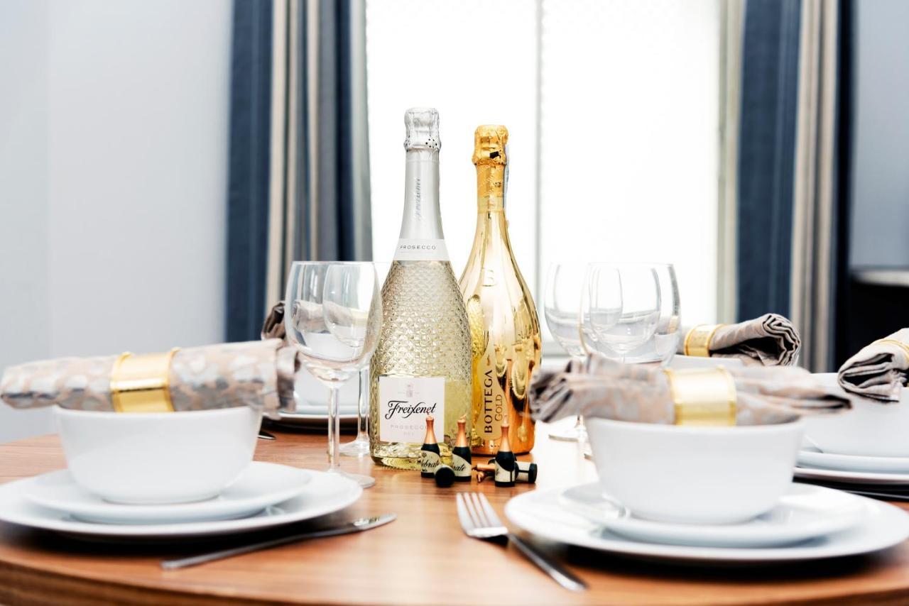 Wrexham Central Stay - Apartment Six Bagian luar foto
