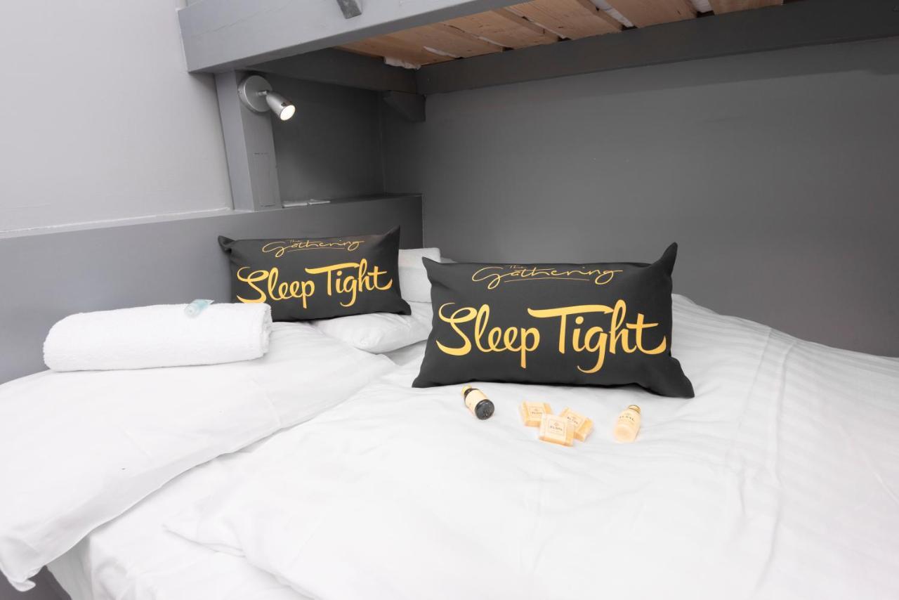 Wrexham Central Stay - Apartment Six Bagian luar foto